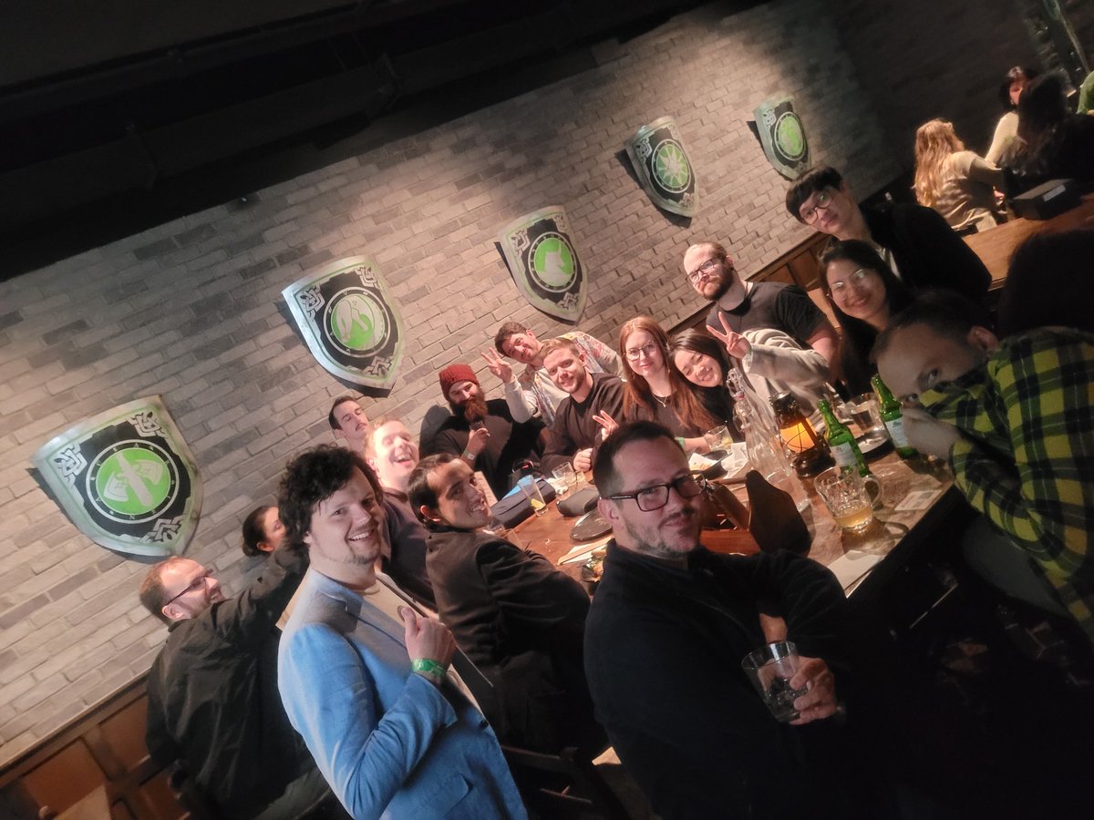 Kydrasaur's tweet photo. It's an honour to even be at the same event as @ESLAustralia , let alone be a part of it.

ESL Australia work hard, play hard and slay hard to bring games to reality. It makes my heart so full to call them my work fam 💙 https://t.co/KcPFNlAWqU