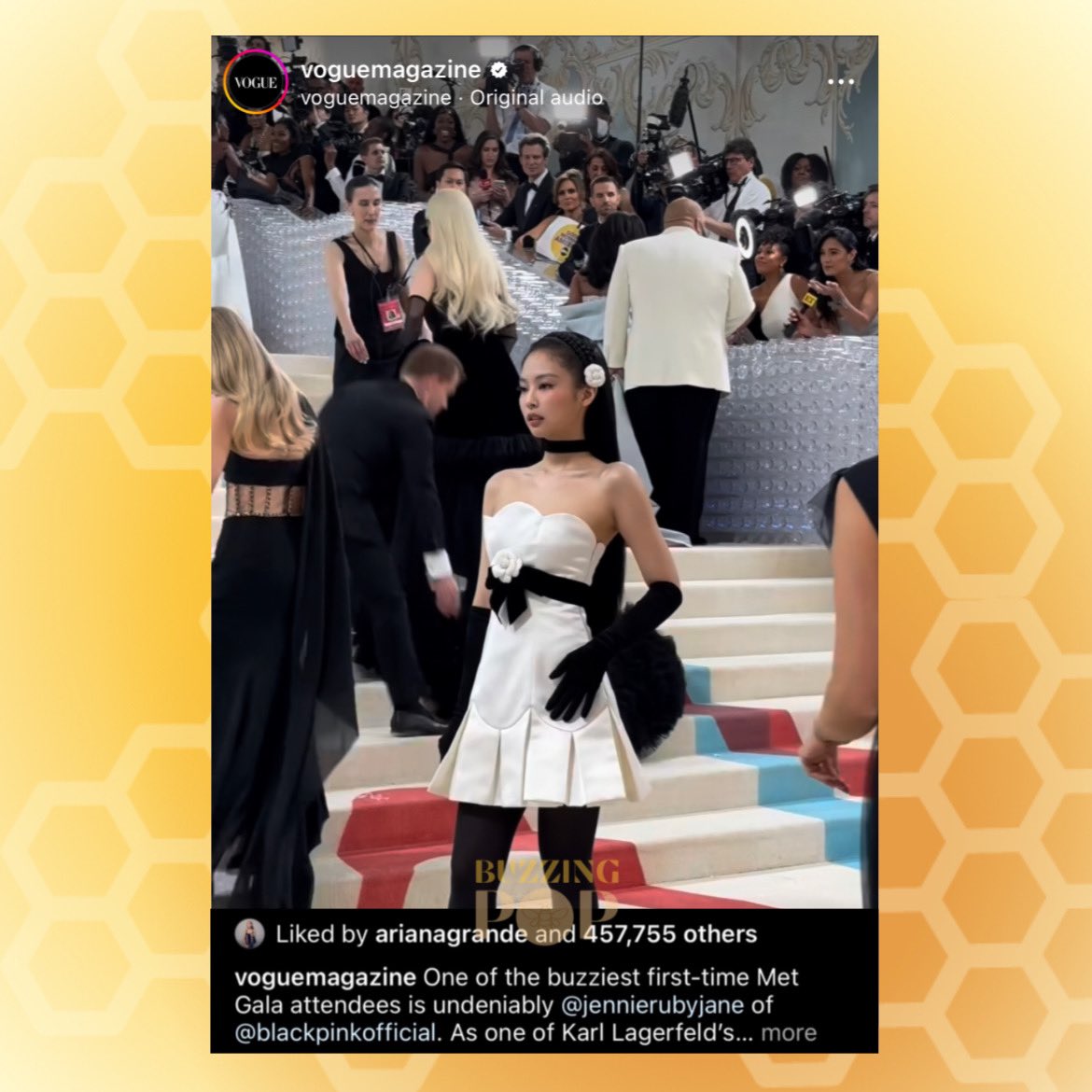 BuzzingPop's tweet photo. Ariana Grande shows love for #BLACKPINK’s Jennie #MetGala look on Vogue’s Instagram page. 💗 https://t.co/UVb9hydHpr