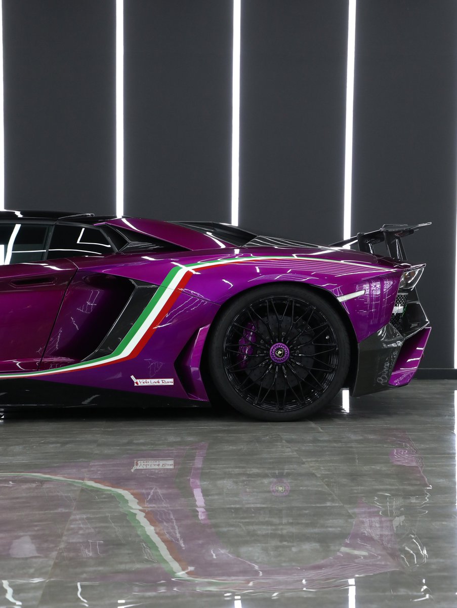 dluxeuae's tweet photo. Feel the magic of #lamborghini after Dluxe touches 💫✨

🔥Lamborghini Aventador 1 di 500

✔️ Full Paint Protection Film
✔️ Carbon Fiber
✔️ RIMS Paint
✔️ Calipers Paint

For Inquiries - Bookings
📞056-3570000
📍Dubai - Nad Al Hamar

#aventador #ppf #protection #ppf #Dubai https://t.co/7OqMIOrrAA