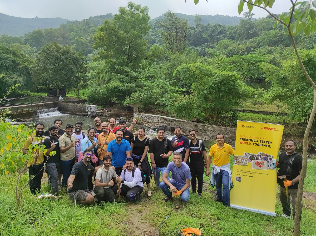 dhl_forwarding's tweet photo. We're proud of our Global Service Centers (GSC), who launched the 'Spirit of GSC' initiative, a unified #socialresponsibility identity that brings together 4,500+ colleagues with diverse backgrounds but united in the passion and shared mission to create a better world. https://t.co/aEUdPwJiyN