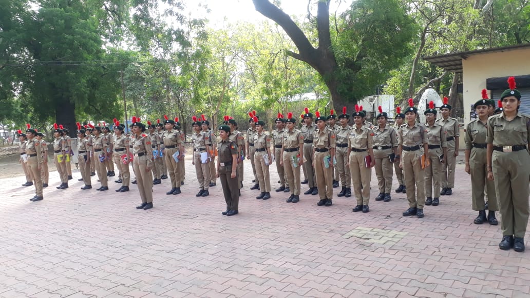 NCC_Dte_Gujarat's tweet photo. #NCCGUJARAT
To Know your Army &amp; to imbibe spirit of camaraderie, Army Attachment Camps commenced at A'bad &amp; Dhrangadhra. 03 ANOs &amp; 182 SW cdts, NCC Gp HQ Ahmedabad are  participating to experience "Army way of Life".
@DefencePRO_Guj
@HQ_DG_NCC
@GovernorofGuj
@CMOGuj 
@IaSouthern https://t.co/W4W7aZhgX4