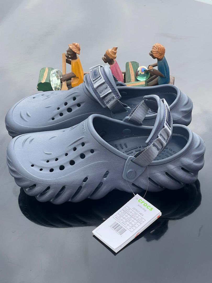 newnook_ng's tweet image. These crocs scream comfort and poise🤩.
Available in size 38-47 for 35,000 naira.

Send a dm to order.
#crocscomfort #crocsoriginal #crocsfit #originalcrocsinlagos