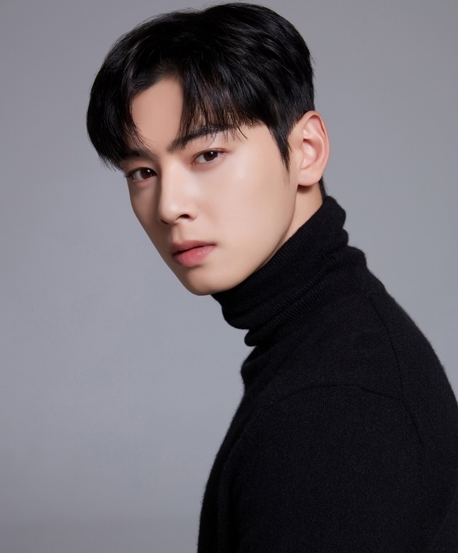 army07_gabby's tweet photo. 2023 Top 10 Most Handsome Men In The World

1. Robert Patterson -G.B.
2. Zayn Malik -ENG
3. Chris Evans -USA
4. Hrithik Roshan -IND
5. Tom Cruise -USA
6. Cha Eunwoo -S.K.
7. Henry Cavill -G.B.
8. Shawn Medes -CND
9. Burak Deniz - TRK
10. Chris Hemsworth -AUS

#차은우 #CHAEUNWOO https://t.co/MQYT2MR7gy