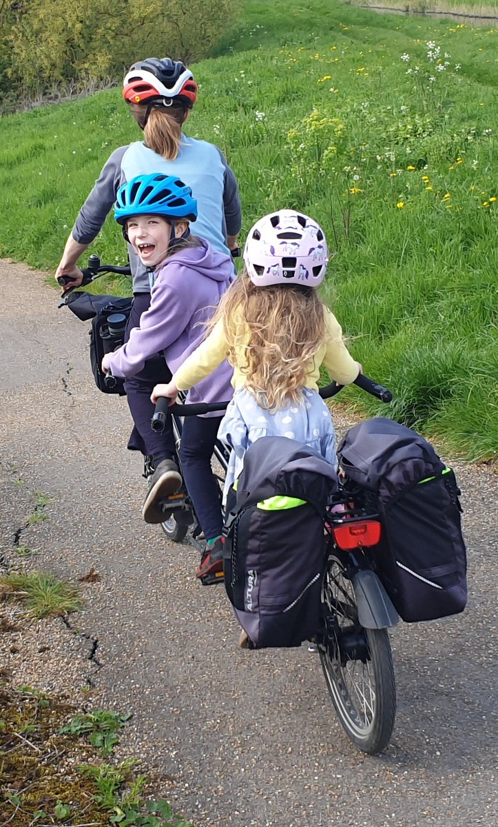@camcycle @ReachRide @camcitco @ContiTyres @Outspokencycle My favourite photo from the Reach Ride. Kids love cycling! #activetravel @ElyCycle