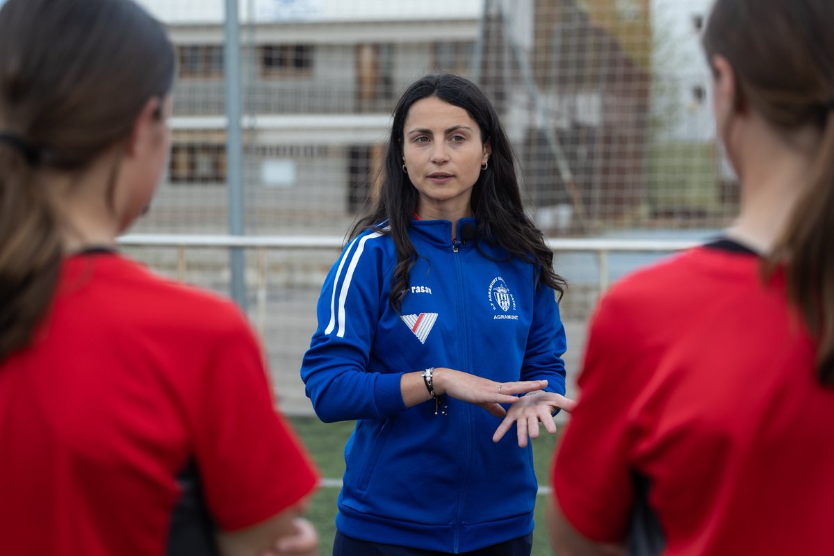 la_frontal's tweet photo. 🙄 Et vas perdre el programa dedicat a l'@AgramuntCf Escola Gerard Gatell? 

💯 Arriben al centenari en un moment molt dolç 🍫

✅ Recupera'l a l'https://t.co/dhOEejyT5E

#FCFTV #futbolcat #futbolformatiu #futfem https://t.co/ItK7OlX2uM