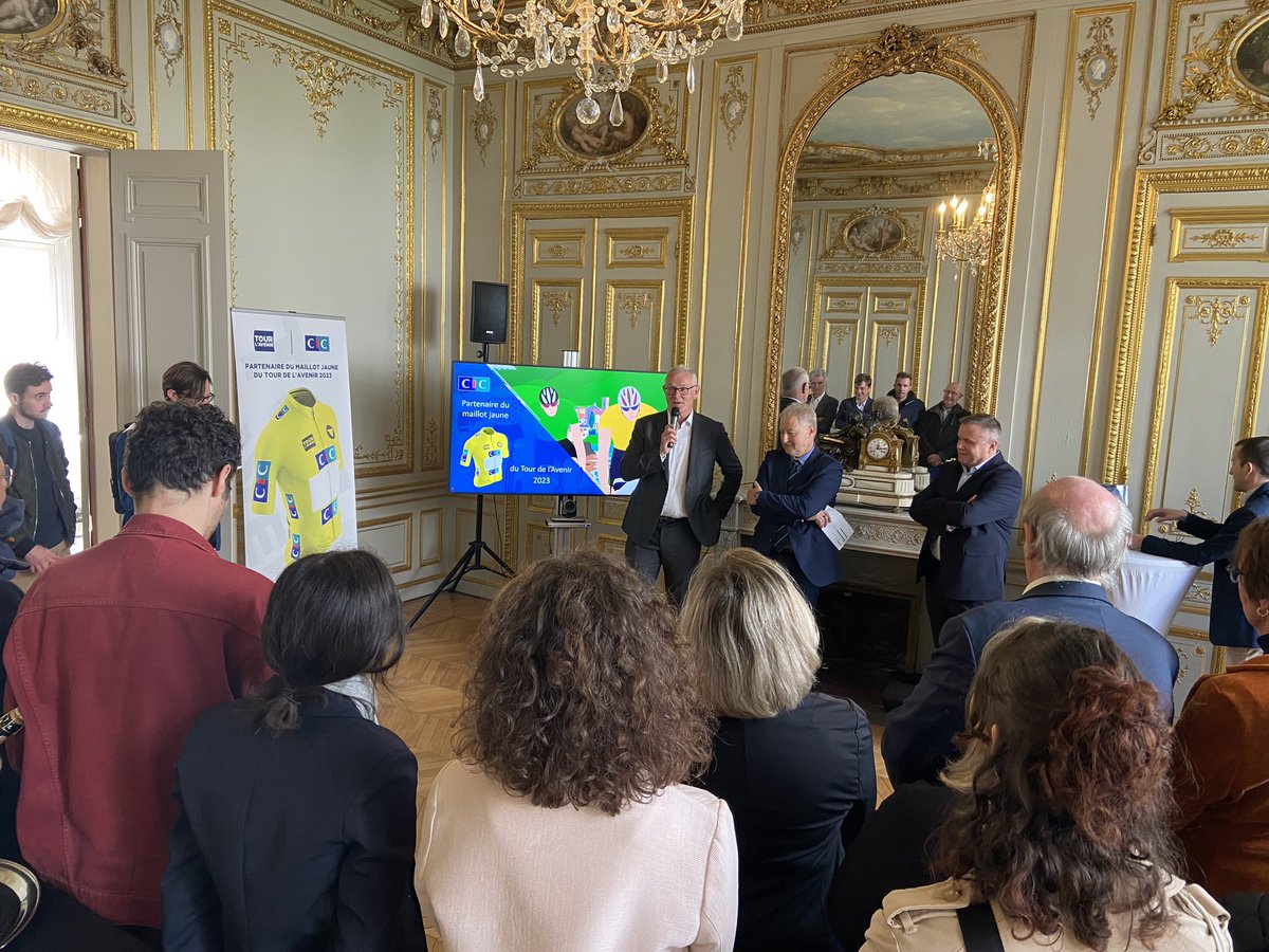 biofioul's tweet photo. #Biofioul est heureux d’assister aujourd’hui à la présentation officielle des parcours hommes et femmes du #tourdelavenir #TDAV 2023. Du #Morbihan à la #Savoie, biofioul sera sponsor du maillot vert pr la 3e année consécutive. RDV tout au long du parcours Hommes du 20 au 27 août! https://t.co/l75jeYLdtB