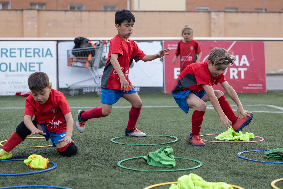 la_frontal's tweet photo. 🙄 Et vas perdre el programa dedicat a l'@AgramuntCf Escola Gerard Gatell? 

💯 Arriben al centenari en un moment molt dolç 🍫

✅ Recupera'l a l'https://t.co/dhOEejyT5E

#FCFTV #futbolcat #futbolformatiu #futfem https://t.co/ItK7OlX2uM