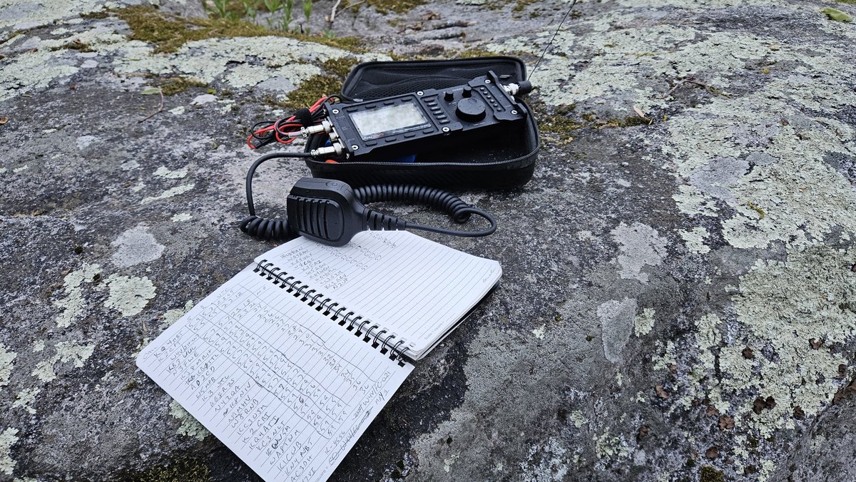 Appalachian Trail POTA and Bush Mountain W4V/FC-021 SOTA activation!

Went great until the rain moved in.  Thankfully the TX-500 gave me some wiggle room when it came time to wrap it up. It was windy and cold AF! 🥶🤷‍♂️🤣

@POTAspots 
#SOTA
#hamradio 
#emcomm