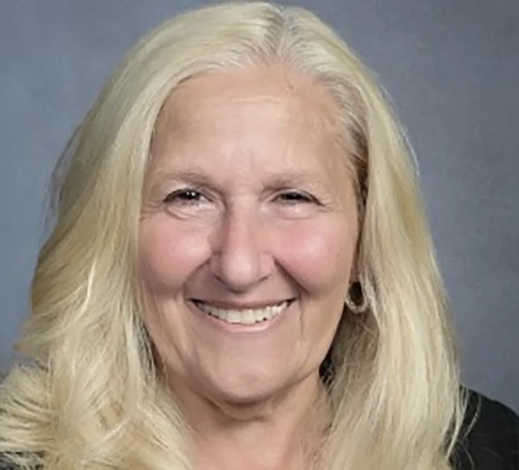 davenewworld_2's tweet photo. The principal of a charter school in Florida wrote a $100,000 check out of the school's account to an internet scammer pretending to be Elon Musk. Dr. Jan McGee says she was "groomed" by someone for 4 months and was promised that they'd give her back $6 million. https://t.co/Xx2rt3pZQ0