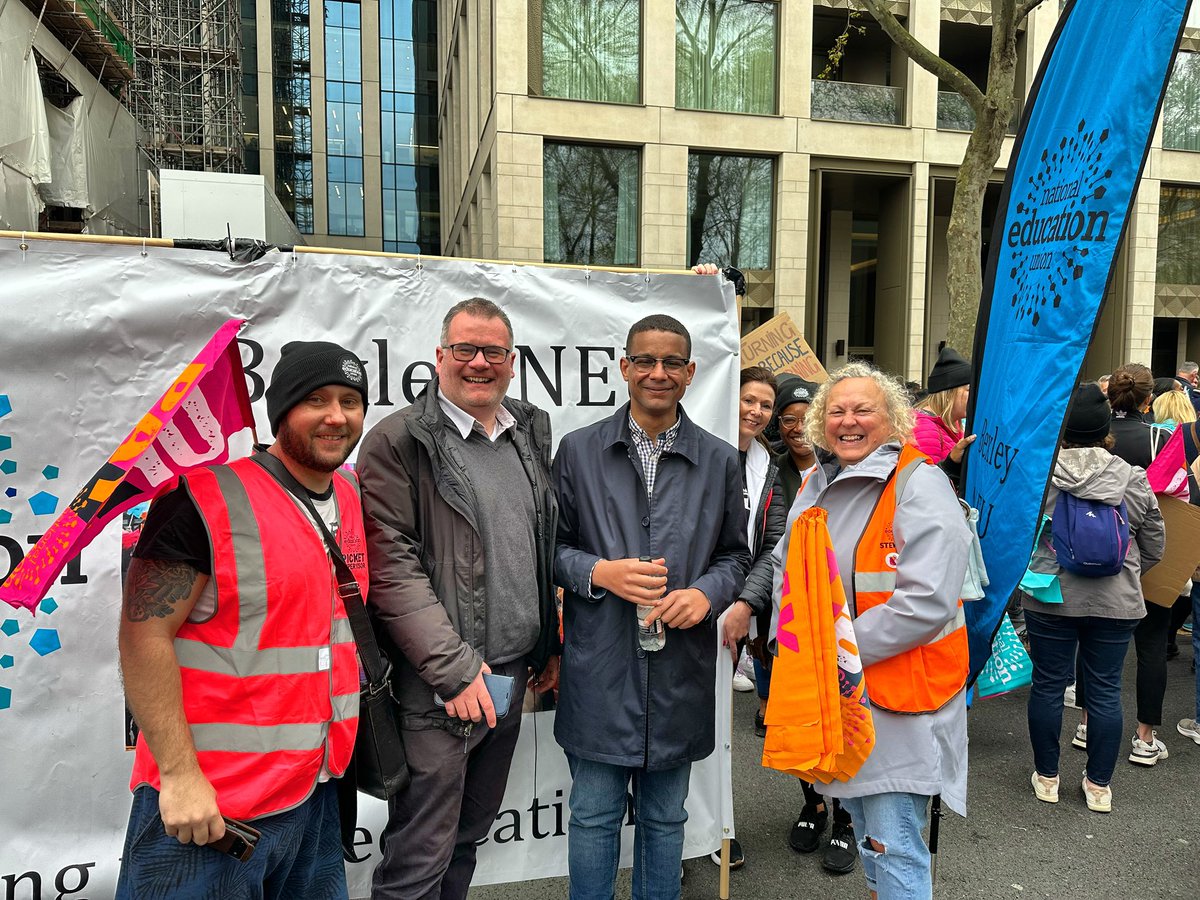 General Secretary elect <a href="/DanielKebedeNEU/">Daniel Kebede</a> with Team Bexley at the London demonstration! #PayUp #SaveOurSchools <a href="/NEUnion/">National Education Union</a>
