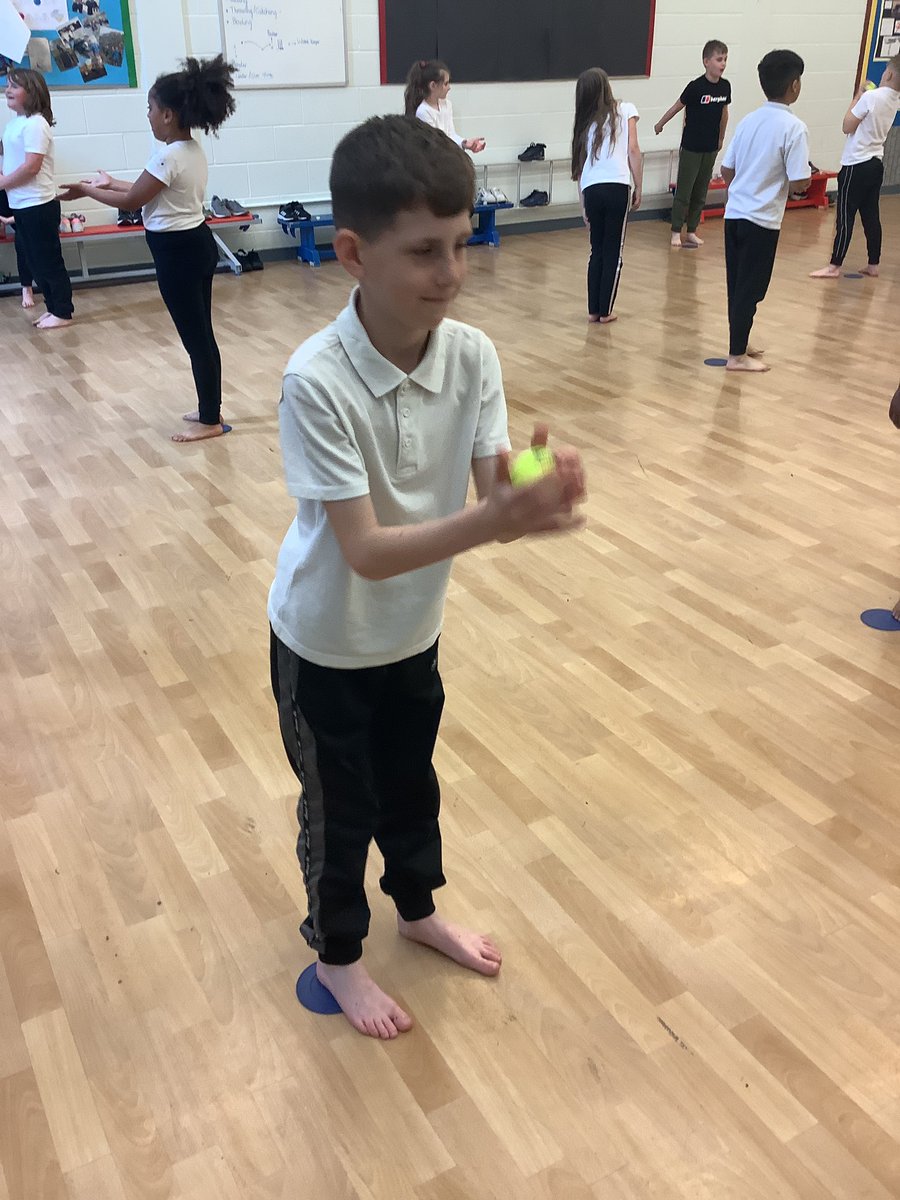 eastdene_'s tweet photo. Great throwing with accuracy today with Mr Heald! @LiveandLearnPE #year3 #year4 https://t.co/FSWeew8ONR