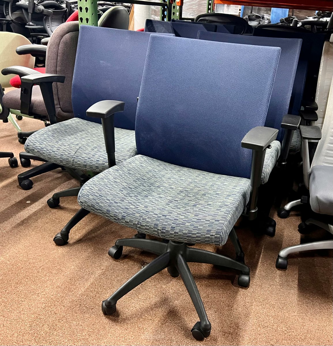 floridafurnex's tweet photo. STYLEX MX task chair in blue mesh available now! Add a pop of color with this super affordable, comfortable office chair. 954-686-6668 #usedofficefurniture #officefurniture #taskchair #deskchair #furnitureliquidation #officefurnitureliquidation #bocaraton #doral #hileah https://t.co/PN4CUFyzi7