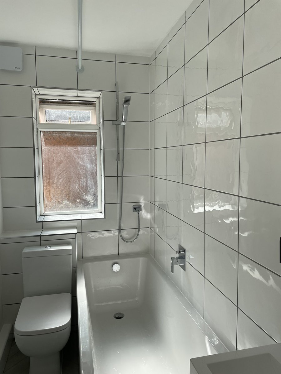 PrimeHomeImpro1's tweet photo. #Bathroom recently completed in #penge #se20
Free estimates and advice, discounts on suites and tiles! 
07793195894 https://t.co/DWJOZPcIcl