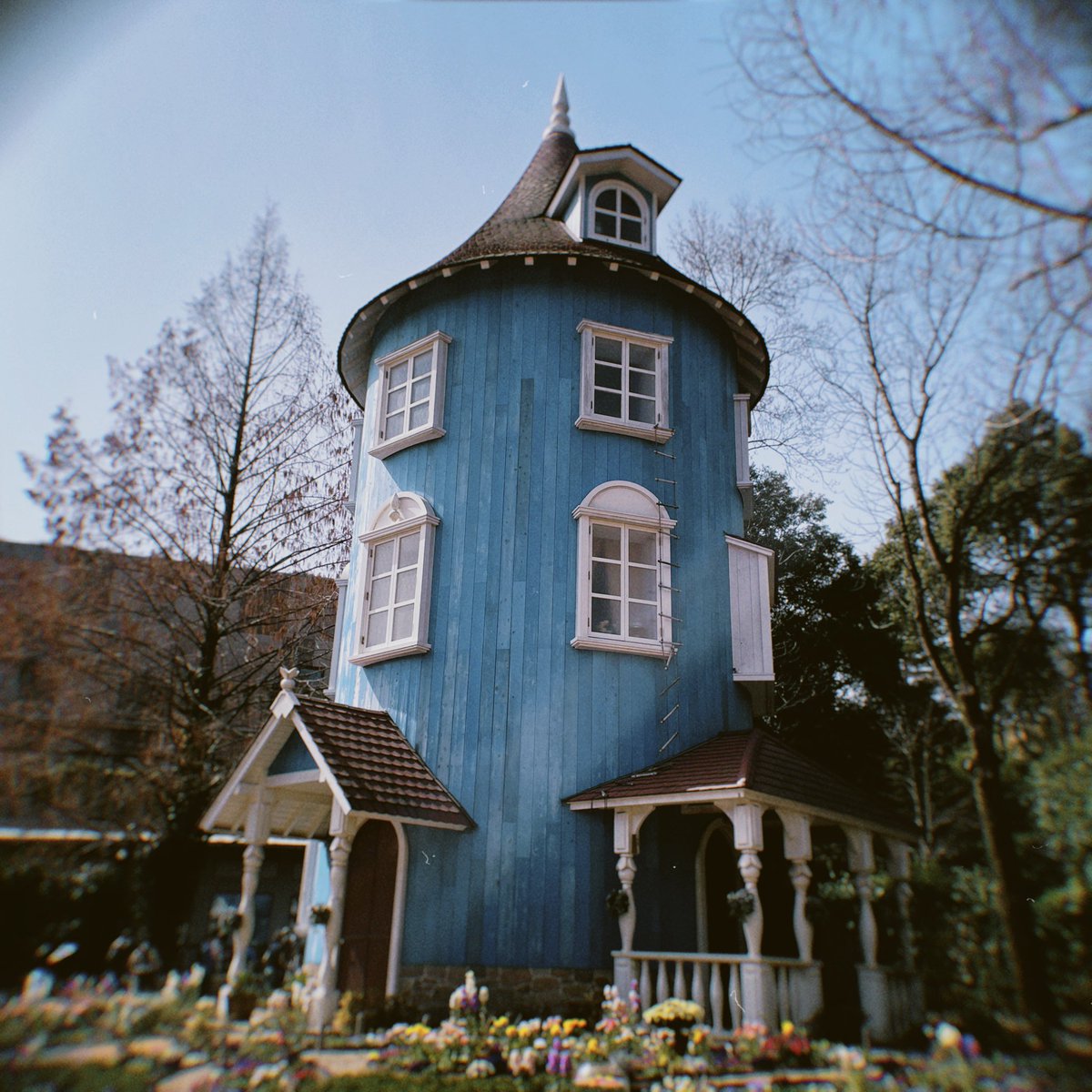 umeshio_desu's tweet image. GWいかがお過ごしですか。ムーミンバレーパークの感想をライブ配信で話しました。行楽気分になれる可能性ある。

✅こじらせ厄介オタク決死の覚悟
✅フィリヨンカへの強い共感
✅木刀的バームクーヘン

🎧配信アーカイブ（90分）
#Radiotalk アプリで聴ける
#あぶらうってこ
radiotalk.page.link/7iximPLMUrYRAH…