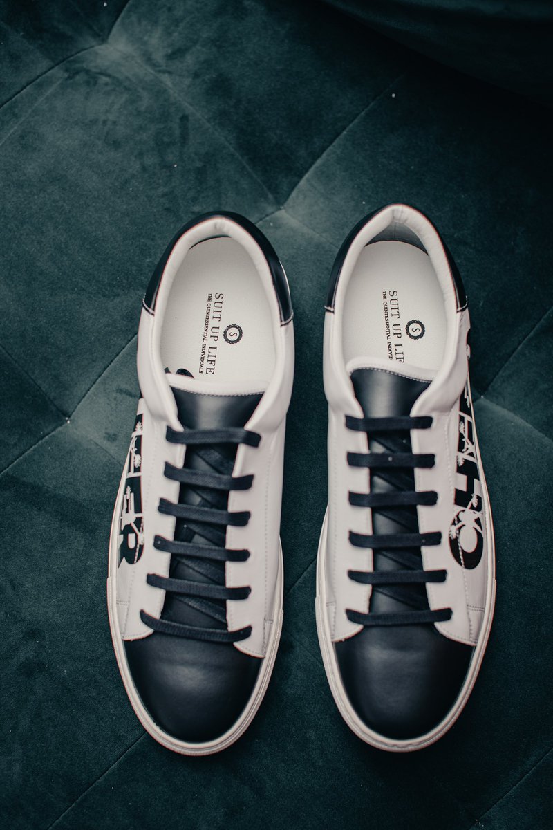 SilasNchabeleng's tweet photo. “ Let’s spread a little holiday Cheer “ @suituplife_bespokeshoes finest craftsmanship and sneaker designs. No other other sneakers is the same #Masterclass #Pioneer #Cheer #Class #IvyLeague #GetThemCustomised #ExcuseThePan Cc @MrBoo_SA 👟🖤💣👀📸🎲🔥🧯💯🧦🙈 https://t.co/TBxBpkIOa1