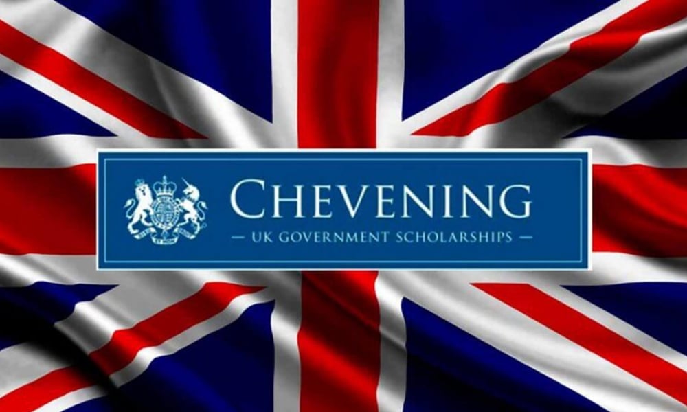 📢Have you heard of the Chevening Scholarship program? It's a prestigious scholarship program that offers fully-funded master's degrees at UK universities.🧵⬇️
#Scholarships #Pakistani