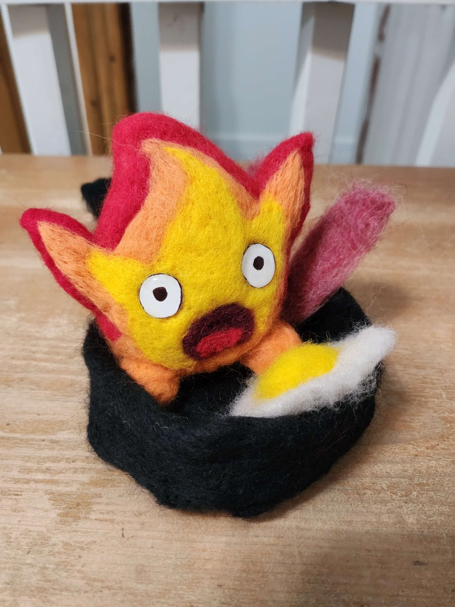 MitchGizzard's tweet photo. Caked up off all those eggshells..

#calcifer #commsopen #feltart #feltdoll #needlefelt #ghibli #studioghibliart #commission #commissionsopen #cheeks #felting https://t.co/BbUXLT4stg