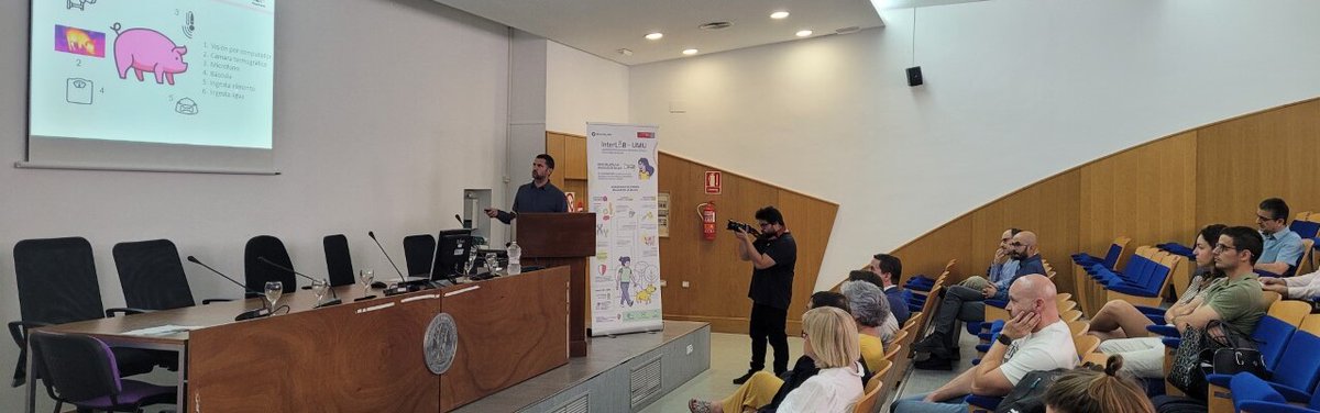 El proyecto europeo ClearFarm presenta los resultados de su investigación sobre bienestar animal en la ganadería porcina y lechera🐷🐮

Participaron en la mesa representantes de Cefusa, <a href="/ElPozoAlimenta/">ElPozo Alimentación</a>, <a href="/colvetmur/">@ColVetMur</a>, <a href="/UMU/">Universidad Murcia</a> y <a href="/UABBarcelona/">Universitat Autònoma de Barcelona</a> 

#OrgulloUMU

➡️um.es/en/web/sala-pr…