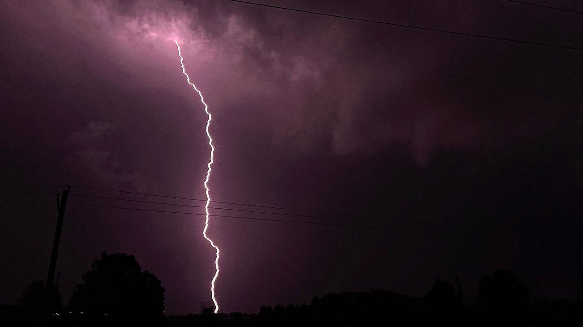 #rain #telanganarain #Telangana #Hyderabad #thuderstrom #thunder #mobileshot #shotoniphone #NaturePhotography