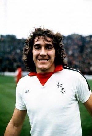 SAFCplayers's tweet photo. FA cup final week.
Vic Halom (No.9) https://t.co/5xOtewhUmJ