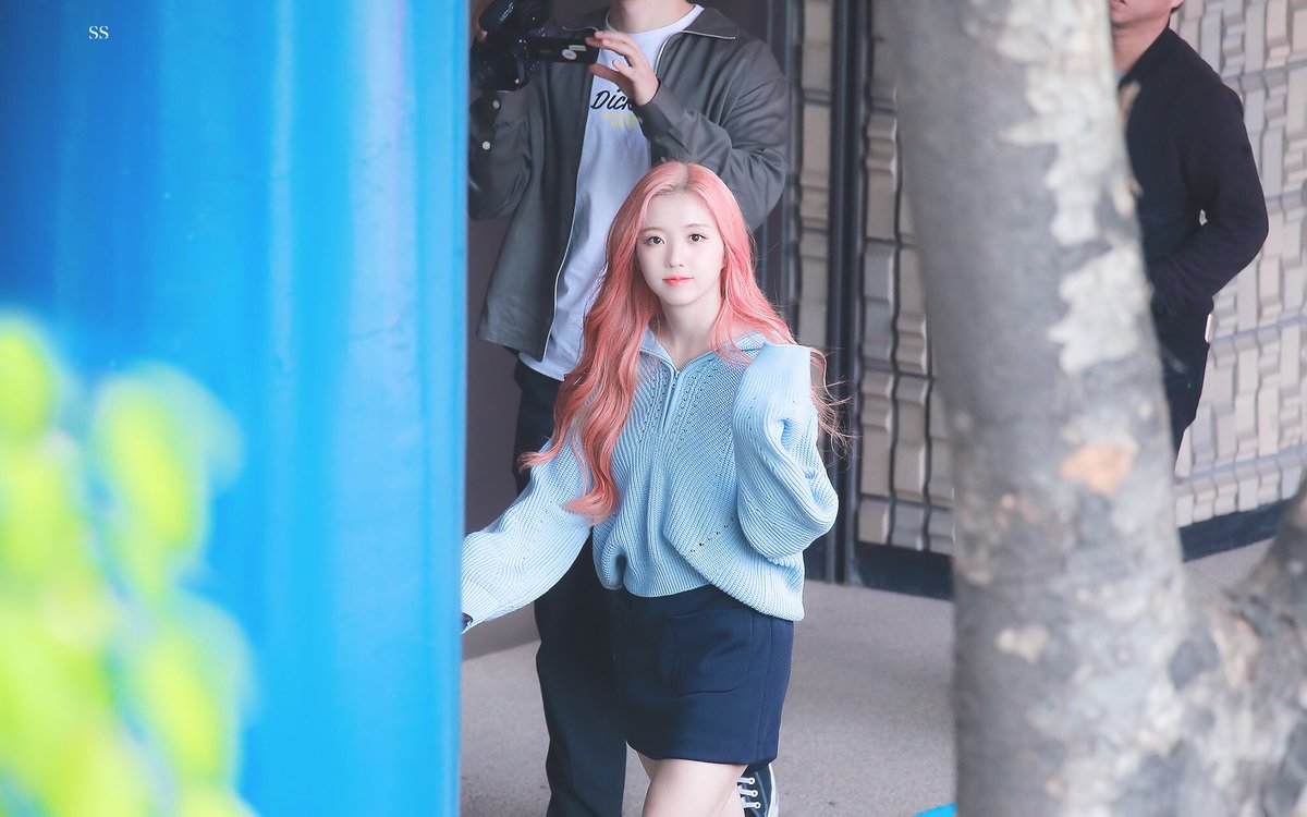 ss050822's tweet photo. 230428 

수많은 사람들 중 너만 보이더라

#yeseo #예서 #Kep1er #케플러 https://t.co/tKjtfKD3dm