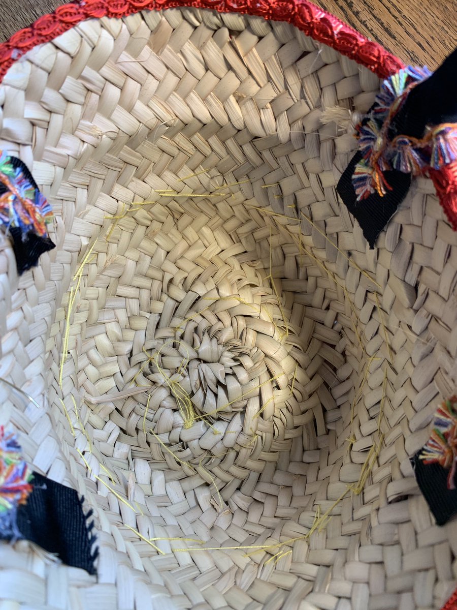 MCreattiva's tweet photo. 🚧Working in progress 🪡🧵to another “coffa” ❤️ sicilian bag! #coffa #coffasiciliana #coffabag #coffasicilianafattaamano #handmade #artigianato #artigianatocreativo #artigianatosiciliano #sicilianart #creattivastyle https://t.co/iMAG61mzhD