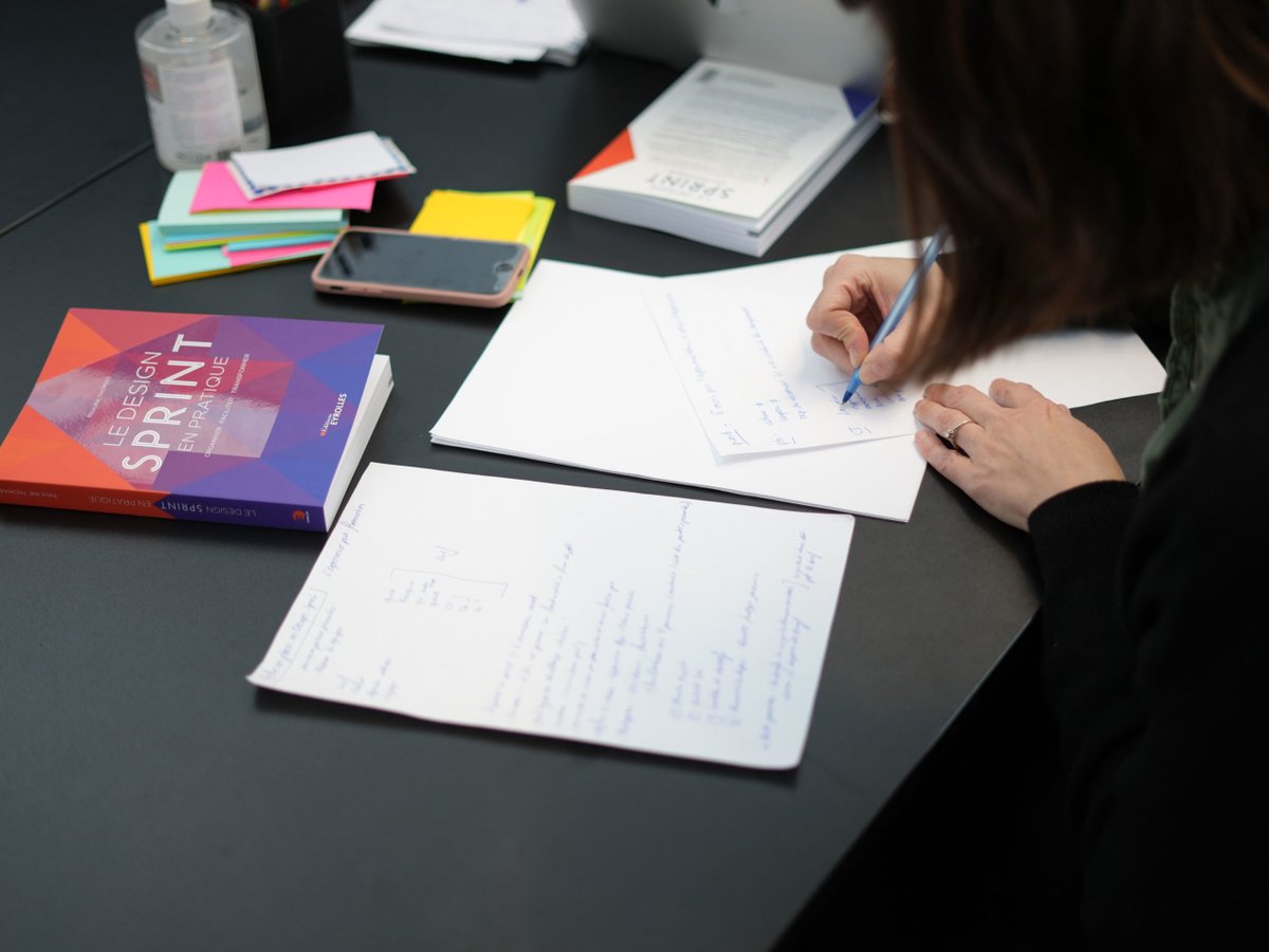 Le_Laptop's tweet image. 🎓 Rencontre avec deux apprenant.e.s de la formation #UXDesign en pratique qui ont accepté de partager leur expérience et leurs travaux autour du projet @gofenix_app : lelaptop.com/democratiser-l…. 
👩‍💻 Propos recueillis par Fantine Bendano, responsable pédagogique @Le_Laptop !