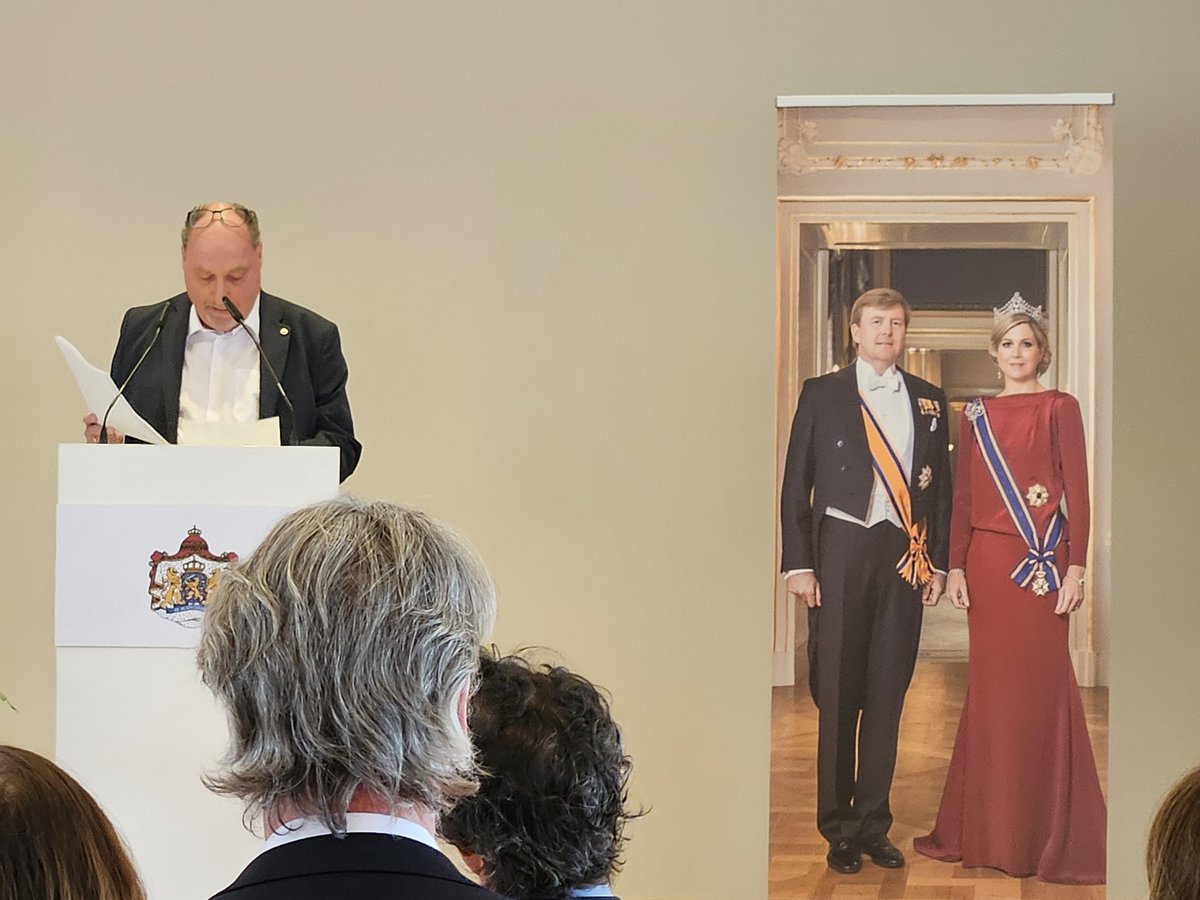Ernste Worte des niederländischen Politikexperten René Cuperus zum Königstag-Empfang in #Hannover im Schloss Herrenhausen: Der "geopolitische Urlaub" Europas ist vorbei.