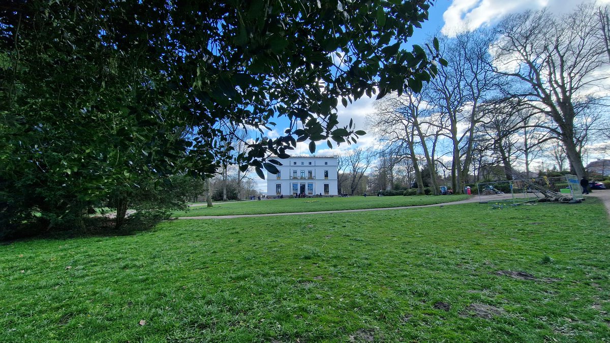histmuseenhh's tweet photo. Kennt Ihr eigentlich den #JenischPark und die dortigen #Museen?
Lernt den Park und die drei Museen bei einer außergewöhnlichen #Kultour kennen.
📆6. Mai 2023
⏰ab 14 Uhr
➡️Alle Infos: https://t.co/YyQ39UCedO
#Hamburg #Parks #Landschaften #Geschichte #Museum #Jenisch #garten https://t.co/yOnHw7sE3U