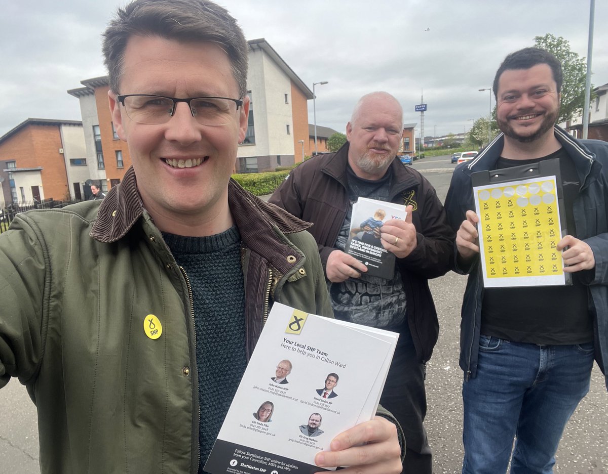 DavidLinden's tweet photo. 👋 A bit of lunchtime canvassing in #Barrowfield today. Talking about the cost of living crisis and taking up constituents’ concerns on the doorsteps.
#activeSNP https://t.co/5XDhVXCmtm
