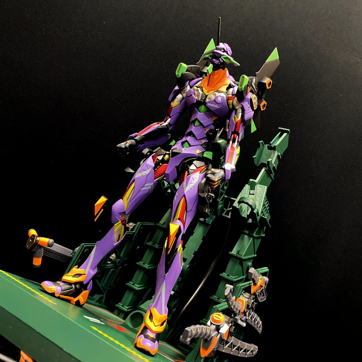Danny2fish's tweet photo. 樂色工業的狗頭戰士組裝模型
(MB初號機&amp;格納庫武器台)收工紀錄。

有生之年不會再碰樂色工業的產品了!
感謝推坑朋友的幸災樂禍🤣

強烈建議無愛不要嘗試!
#evangelion #eva #plamo #plamodel #新世紀エヴァンゲリオン #エヴァンゲリオン #新世紀福音戰士 #初號機 #初号機 #庵野秀明 #modeling https://t.co/YMgDCP6ntq