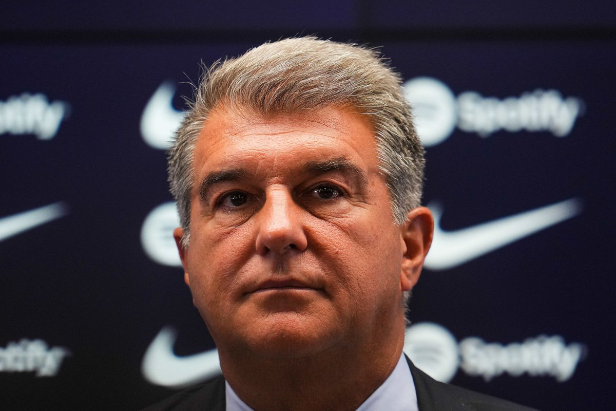 DeadlineDayLive's tweet photo. 🚨 Faced with possible sanctions from UEFA and La Liga, Joan Laporta is studying the possibility of Barcelona playing in another league. 😳

The Asian leagues are being considered.

(Source: @sport) https://t.co/m2ElwHshYs