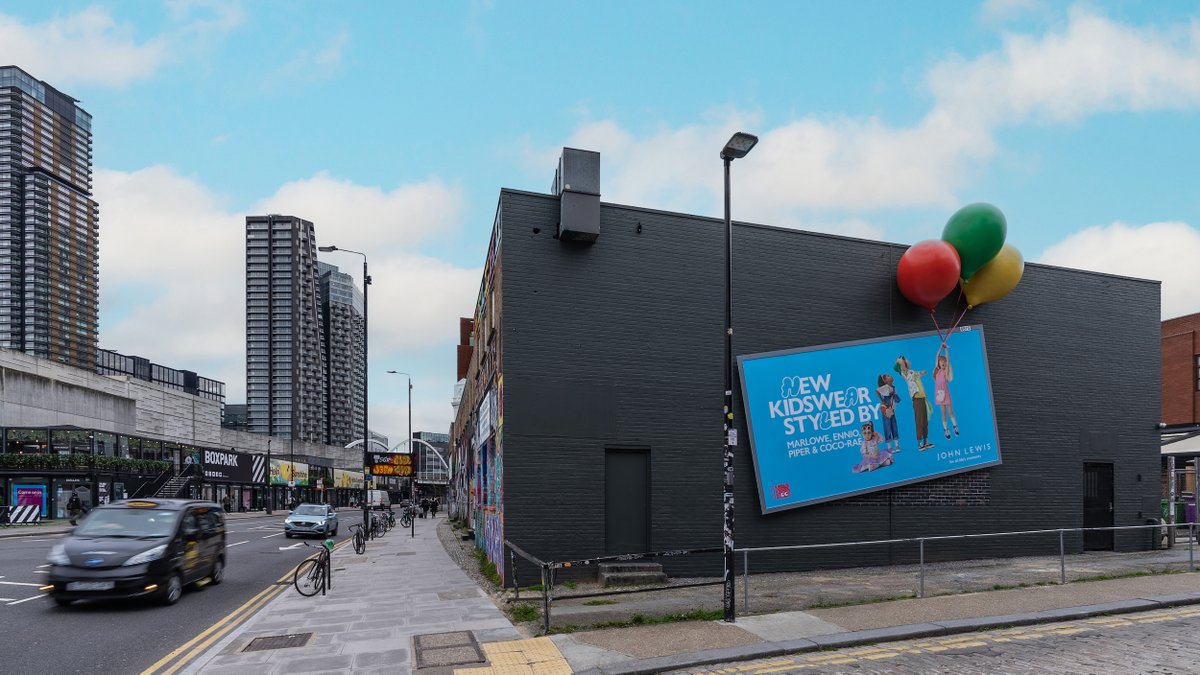 🎈Get ready to be blown away by <a href="/JohnLewisRetail/">John Lewis & Partners</a>'s new "Family Life" campaign! 

We're excited to unveil two gravity-defying #OOH billboards in London &amp; Liverpool that are generating excitement across the UK. 

Great work with <a href="/aandeddb/">adam&eveDDB</a>, <a href="/MGOMD/">MG OMD</a>, PKS and @GSA__Agency.