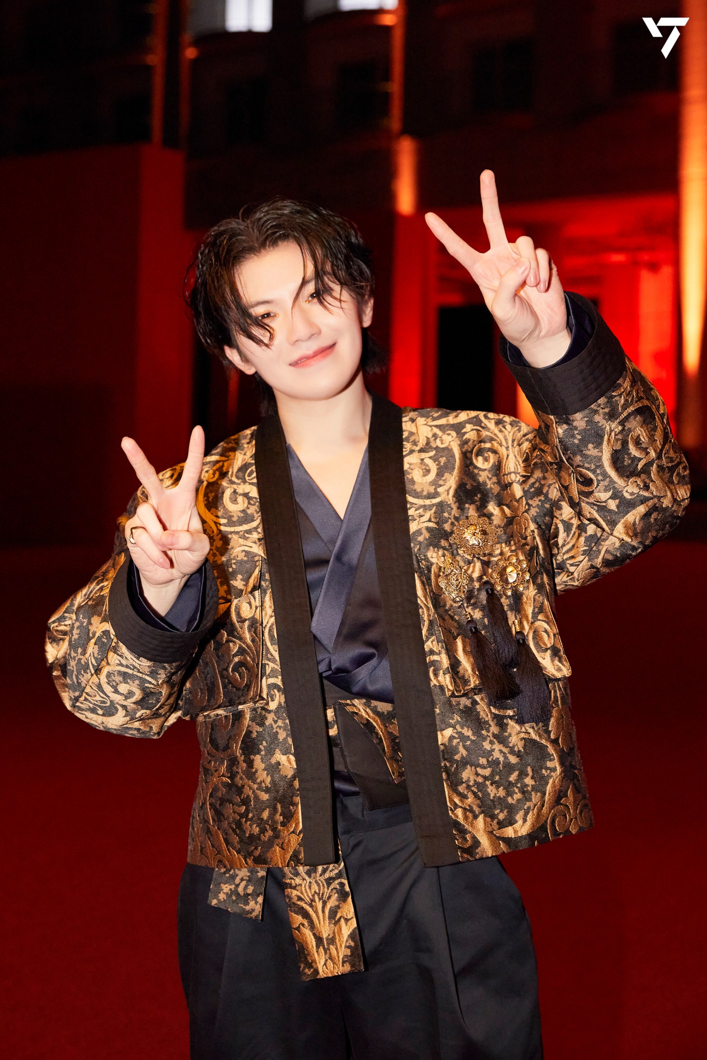 FvHk1tOaEAIHGxq?format=jpg&name=4096x409