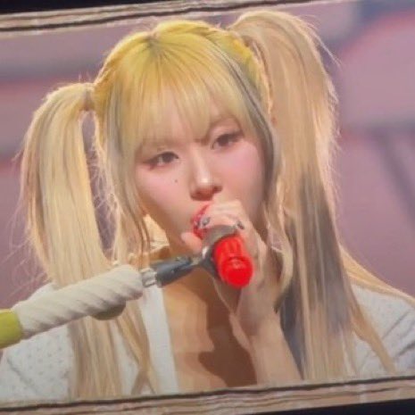 mochaengtw's tweet photo. SHE DID SO GOOD TONIGHT AND THE OUTFIT 3&amp;2@2@@8&amp; https://t.co/5dOXsk54gU