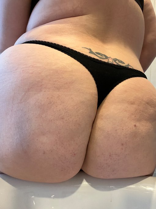 Panties $25 🥵 https://t.co/Mi1MvTe6L2