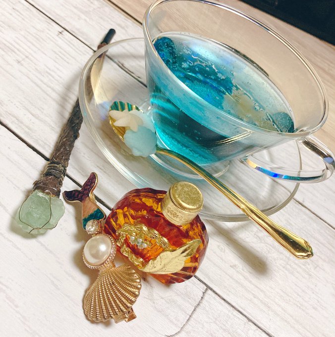 セッション前にキャライメージのブレンドティー淹れて…こう…バードらしいお洒落なRP頑張るぞ～!…って思ってたんです。思ってたんですけど、やっぱりバーバリアンになってしまいました