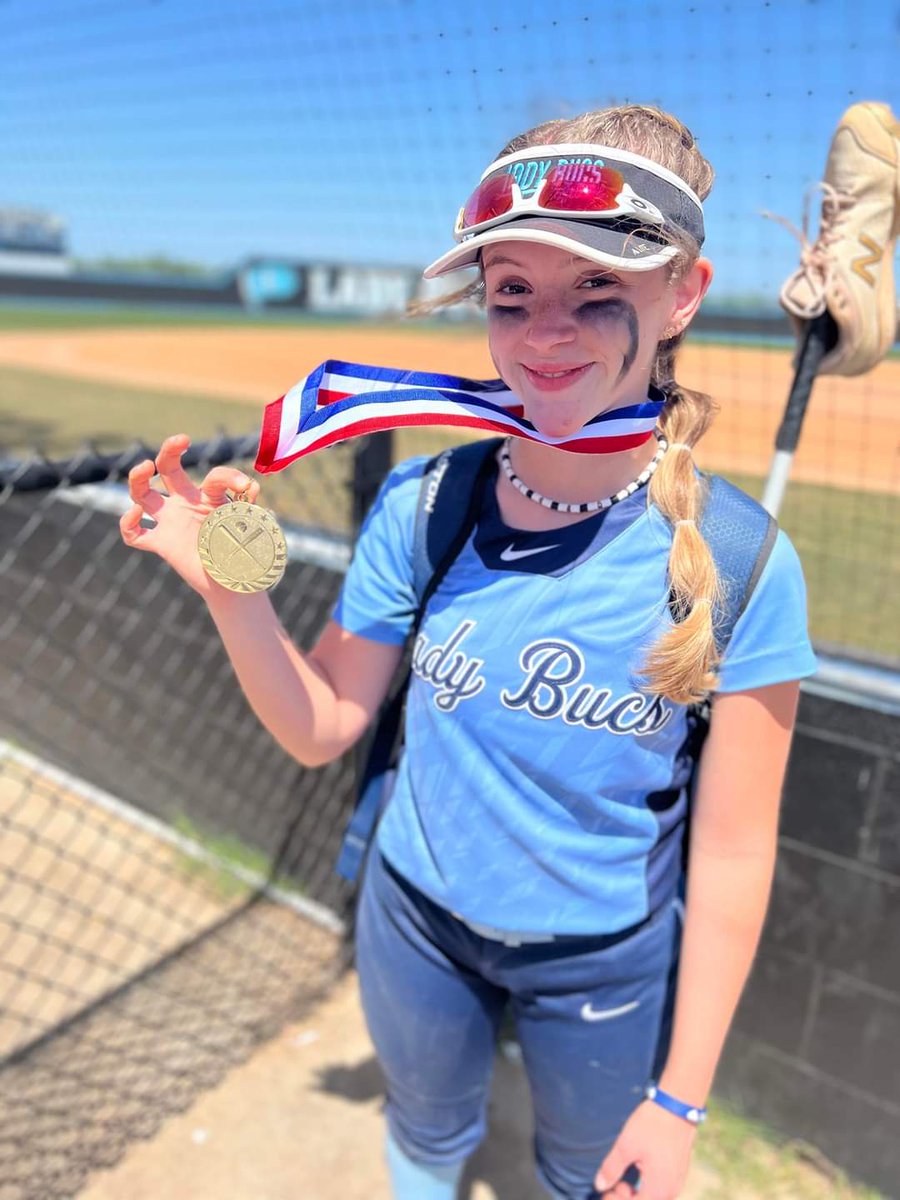 keira_thacker08's tweet photo. I ended my first high school season with a .469 batting average, pitching era of .396, 112 strikeouts and 5 walks. I can also add a couple of no hitters and several shut outs. #impactgold #highschoolsports #kcjackson #impactgoldpremiercesar #softball https://t.co/aqymOhVePm