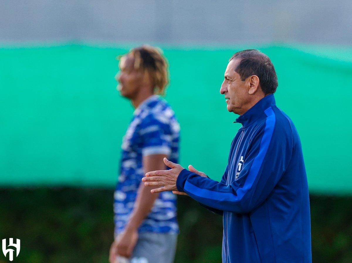 Alhilal_FC's tweet photo. 📸 لإياب النهائي.. نستعـد ونتأهـب ⚽️💙

#الهلال https://t.co/dBWfTy9iN2