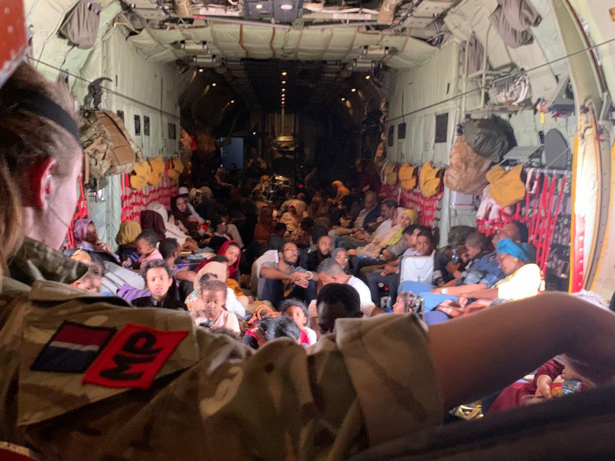 RAF__Police's tweet image. #RAFPolice made a significant contribution to the military operation to help British nationals in Sudan. No.1 Tactical Police &amp;amp; Security Sqn established a passenger screening facility to assist the evacuees. #WeEnable