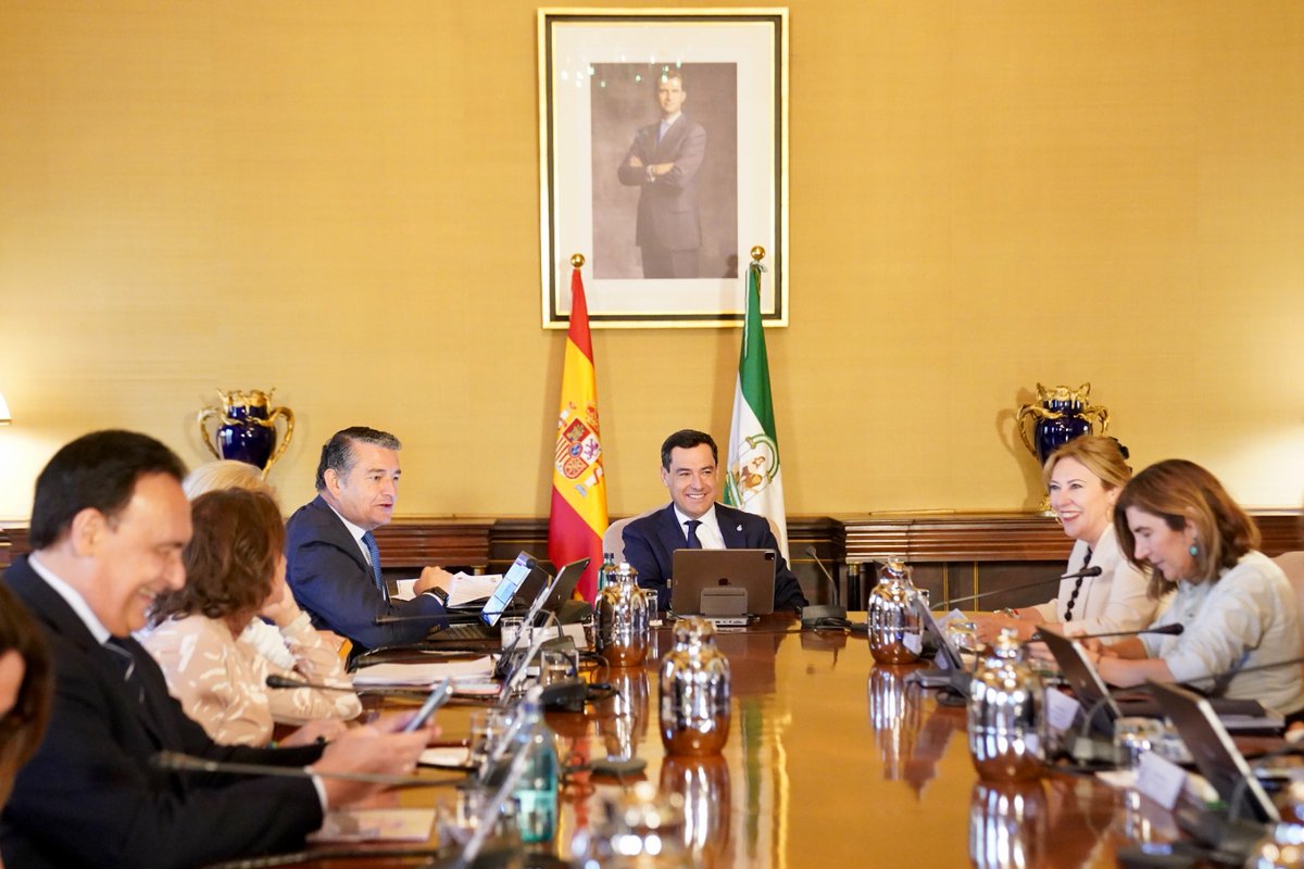 Actualizamos los precios universitarios. Las familias andaluzas se ahorrarán 47M€:

✅Baja un 8% el coste de másteres.
✅Congelamos los grados.
✅Bonificamos el 99% los créditos aprobados en primera matrícula.

Y, por primera vez, no pagarán los beneficiarios de la Renta Mínima.