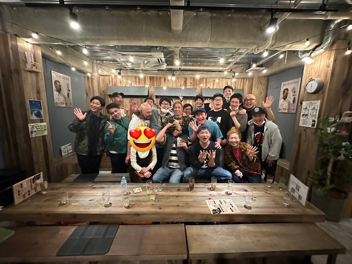 haisupa_nika's tweet photo. ぼびぃちゃんご結婚おめでとうございます✨本人はノヴさんに顔グシャグシャにされて写ってないけど笑
ニッチローさんのお店、���高に美味しかった！久々にみんなで集まれて素晴らしい夜でした😂 https://t.co/6tdqi5Z43d