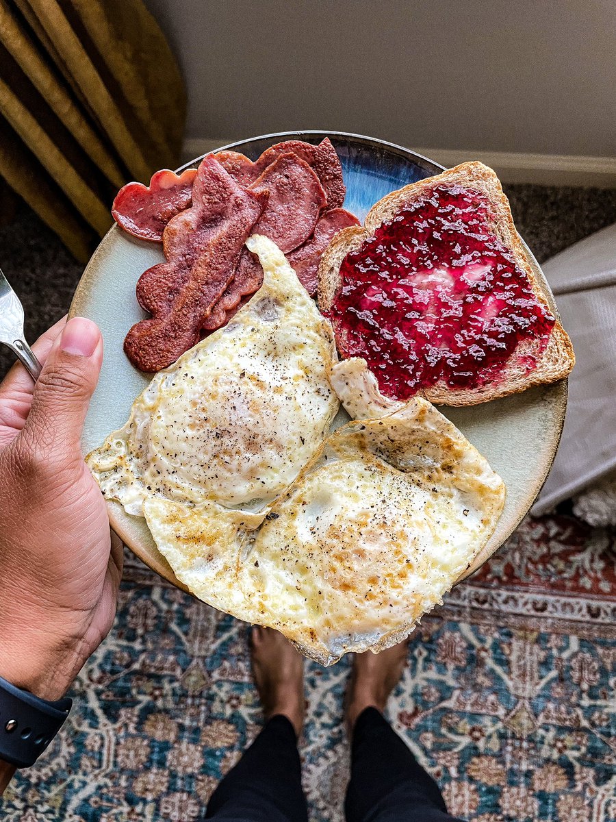 SimplyLakita's tweet photo. Good Morning! 

I hope you’re having something good for breakfast today 😋 https://t.co/SnfrixJFUB