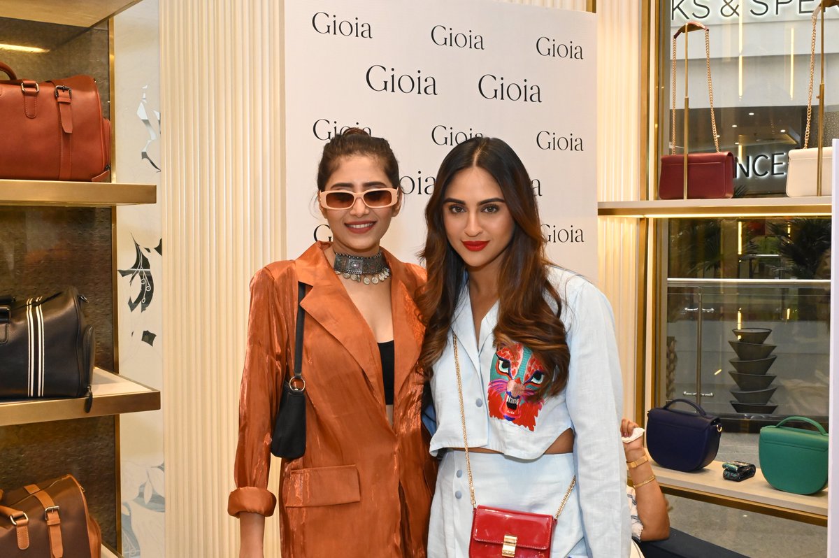 MarketcityKurla's tweet image. The wait is over as the newest addition to the #PhoenixMarketcity family has arrived with a bang! Gioia, the latest gem, has officially launched! ​

Head over to #MarketcityMumbai now and treat yourself to the dazzling world of Gioia.​

#MarketcityFashion #Styles #Trends