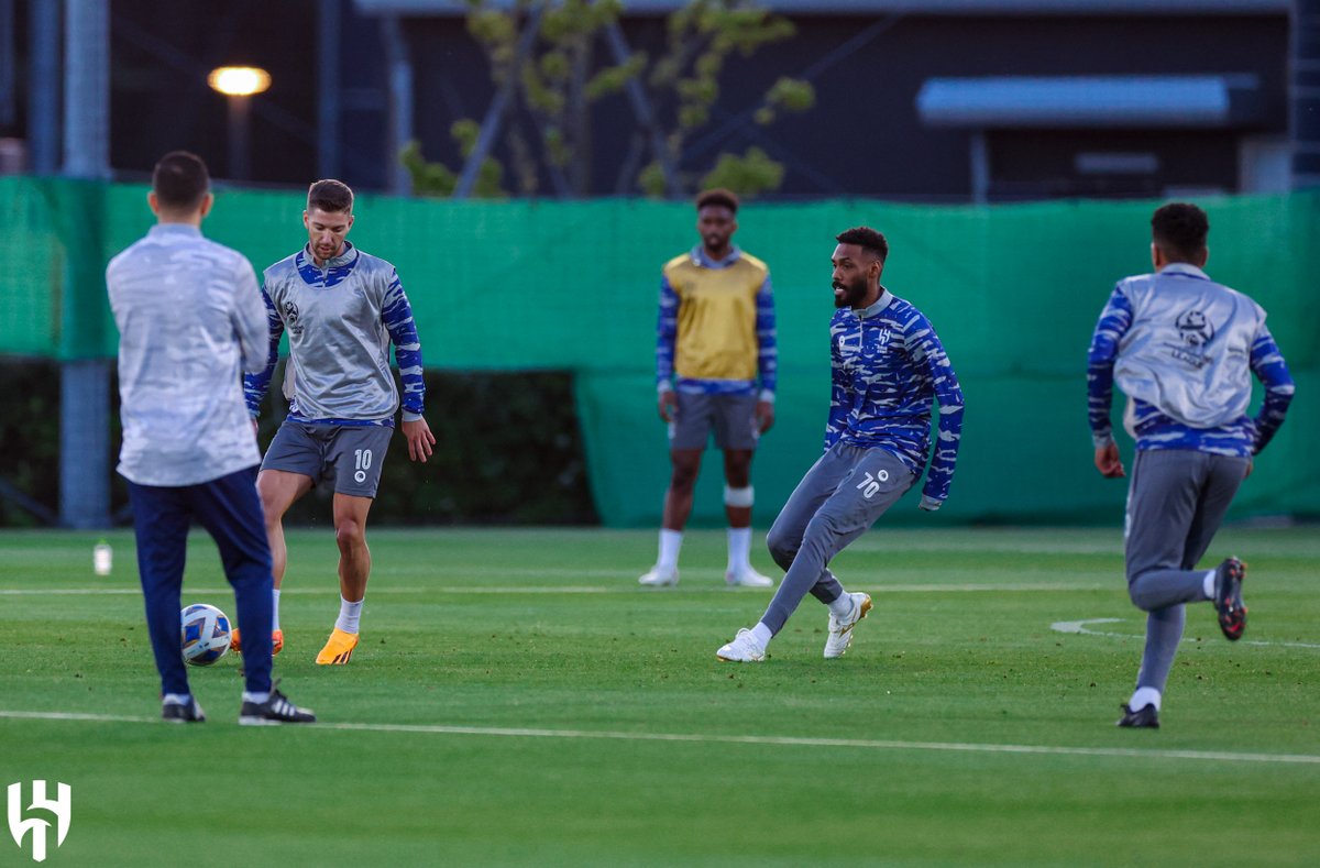 Alhilal_FC's tweet photo. 📸 #الهلال_في_اليابان ⚽️💙

#الهلال https://t.co/AwLx3Y0Q2u