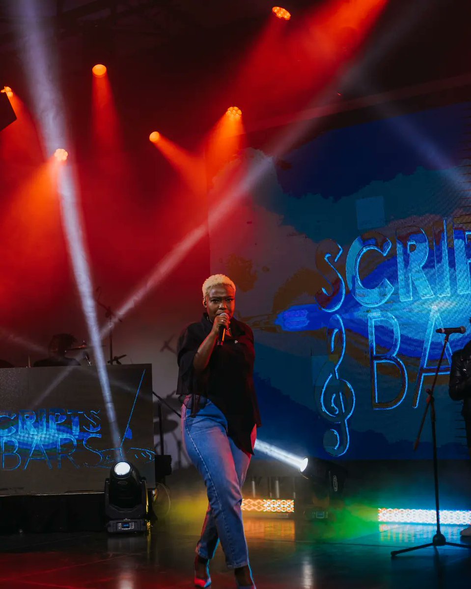 scriptsandbars's tweet image. Tahle We Dzinza owning the stage as she performs &apos;Ghost town &apos; from her VIRAGO project. 

#ScriptsandBars #CreativeAccelerator #Disrupt