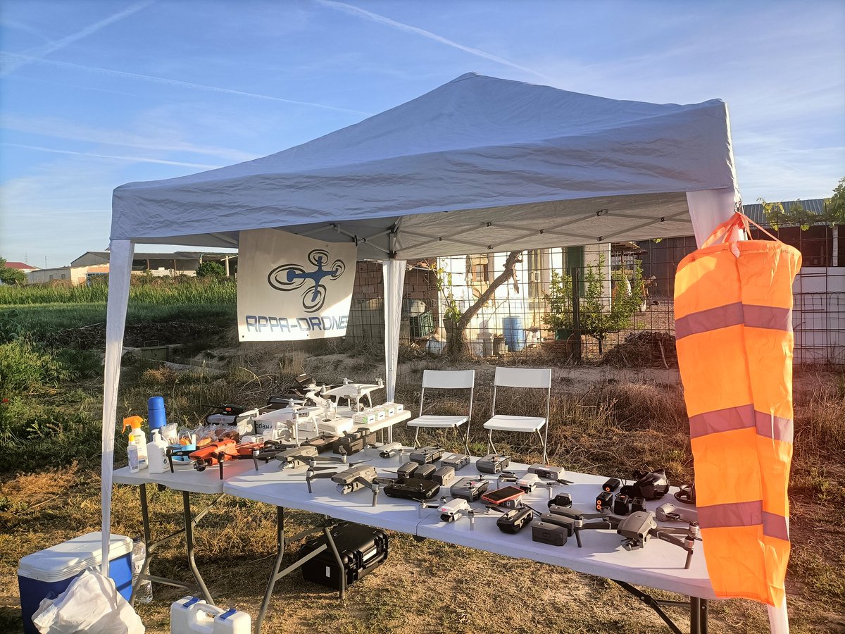 APPA-DRONES (@appadrones) on Twitter photo Seguimos con las formaciones STS para compañeros, en este caso para GC. 
Un gusto poder ayudar con nuestro granito de arena a la implantación de #drones en las #FFCCS. Seguimos con las formaciones STS para compañeros, en este caso para GC. 
Un gusto poder ayudar con nuestro granito de arena a la implantación de #drones en las #FFCCS.