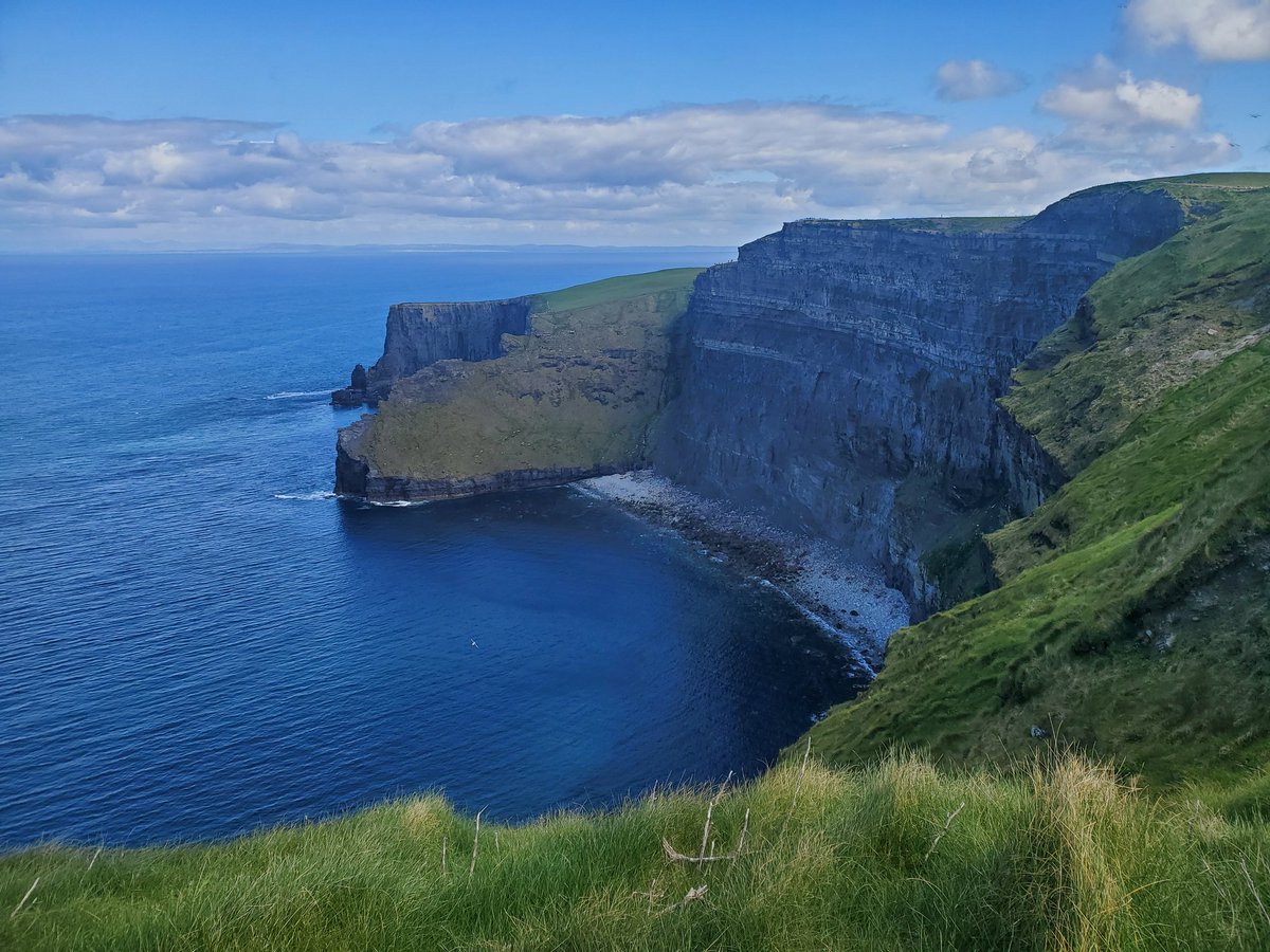 PrincessPlaya44's tweet photo. Cliffs of Moher &amp; Bavarian Alps 🇮🇪💙🇩🇪

#cliffs #cliffsofmoher #alps #bavarianalps #ireland #germany #europe #nature #lakes #lake #ocean #mountains #travel https://t.co/kuEWw1w6Yg