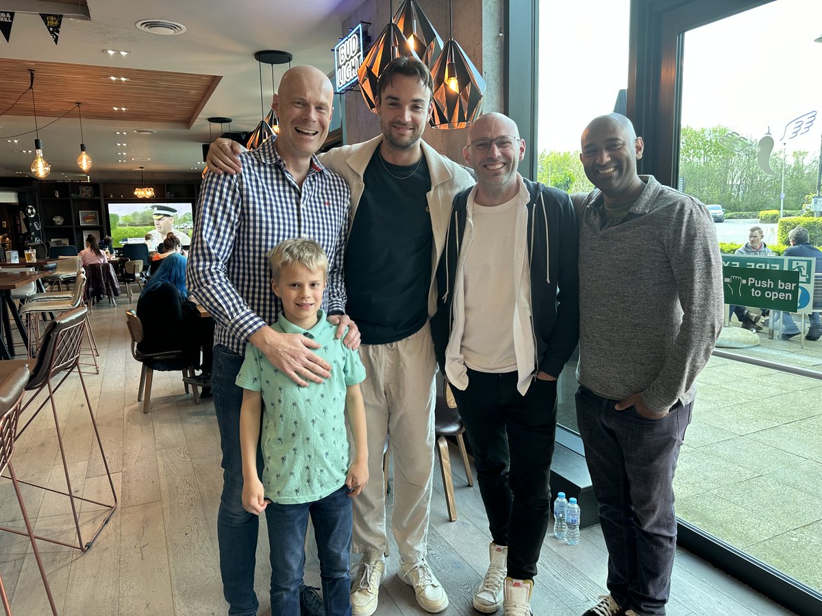 Fantastic weekend at #FullyChargedLIVESouth - thank you to the whole team for an entertaining and educational event. My son loved it, especially meeting <a href="/JackScarlett17/">Jack Scarlett</a> <a href="/ElliotChina/">Elliot</a> Ricky Roy and <a href="/bobbyllew/">RL_ST</a> in the hotel! Cannot wait until 2024 Everything Electric Show!