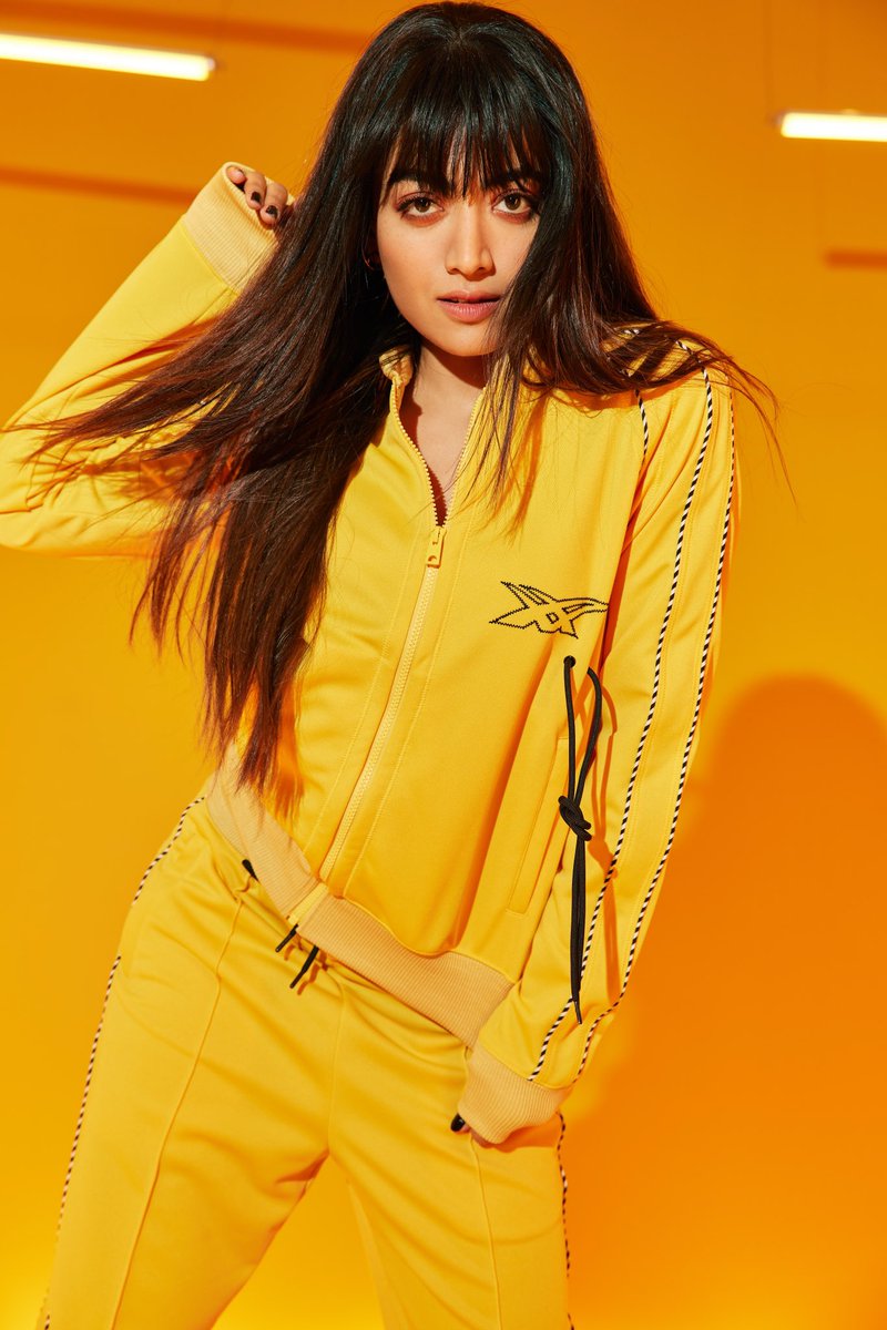 BenchMarkOffl's tweet photo. Did someone just say ‘cool breeze’? We heard you!! @iamRashmika giving a cool pose for the launch of Spring Summer Collection 2023 by Onitsuka Tiger
Which look of hers is your favourite?
#rashmikamandanna #onitsukatiger #benchmarktalent https://t.co/45KjWuvwwe